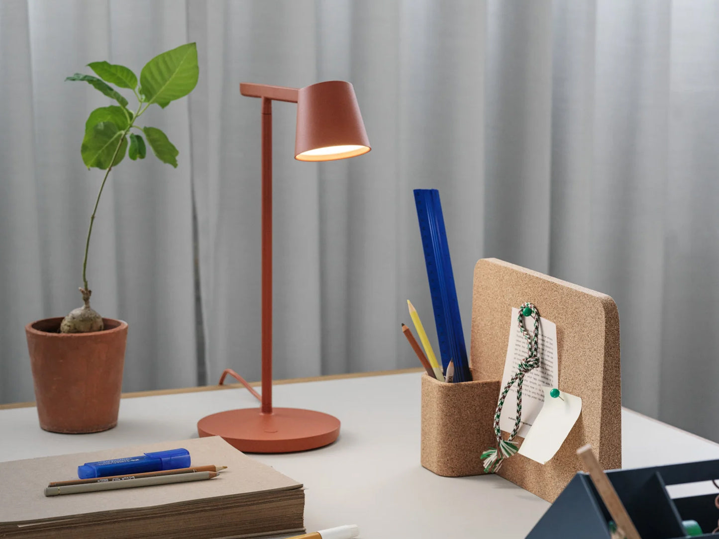Muuto Tip Table Lamp